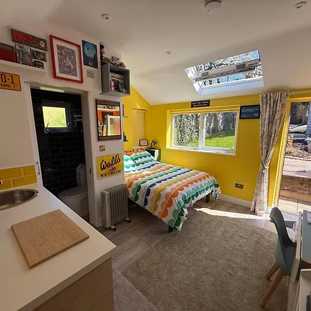 Cherry Cottage Retro Stay, Stourport-On-Severn Exterior photo
