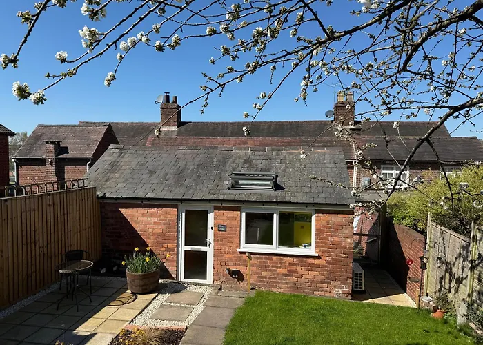 Cherry Cottage Retro Stay, Stourport-On-Severn
